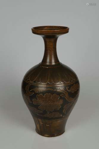 chinese brown glazed porcelain foliate-form vase