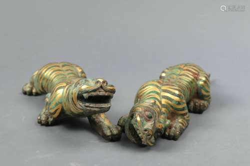 pair of chinese beast ornaments