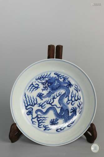 chinese blue and white porcelain dragon pattern dish