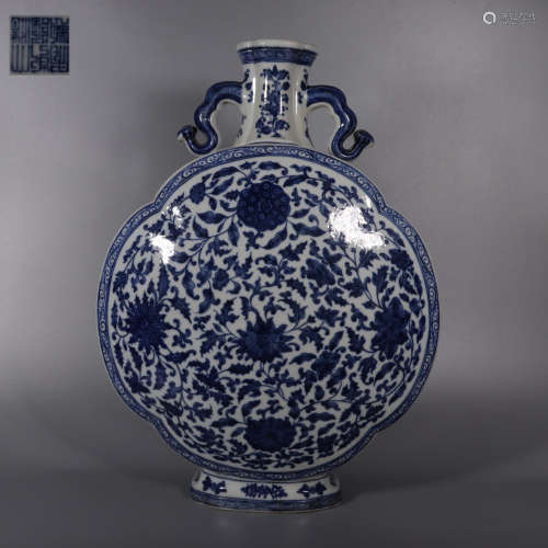 chinese blue and white porcelain moonflask