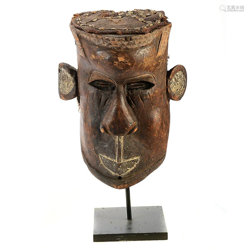 19th Century African Kuba Maschera Elmo Mulwalwa Kete