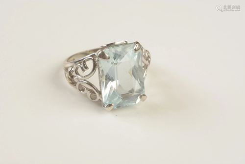 Aquamarine, 14k White Gold Ring.