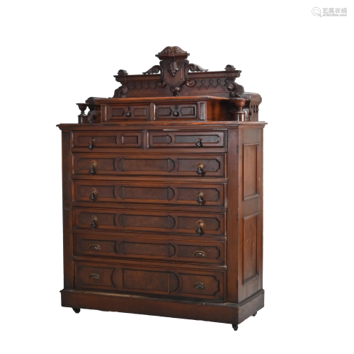 American Victorian Mahogany Chest of Drawers.