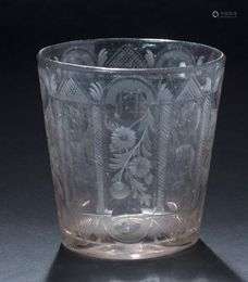 玻璃高脚杯，雕有花轮和镜面。18世纪晚期高度：10.7厘米（划痕，碎裂）...
