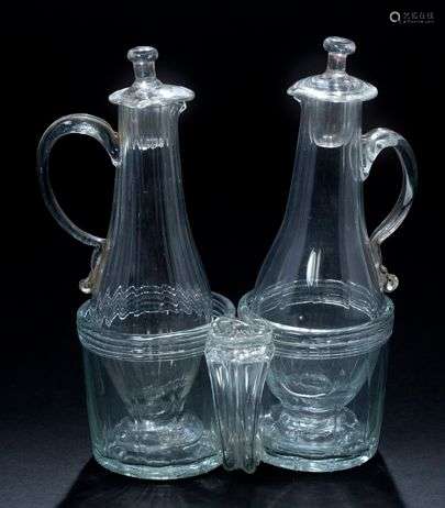 吹制玻璃油醋罐，应用手柄，带手托；两个玻璃瓶为巴拉斯特和棱形，应...
