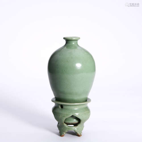 A Longquan Kiln Celadon-Glazed Meiping With Stand