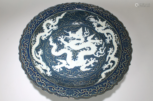 A Chinese Dragon-decorating Massive Porcelain Plate
