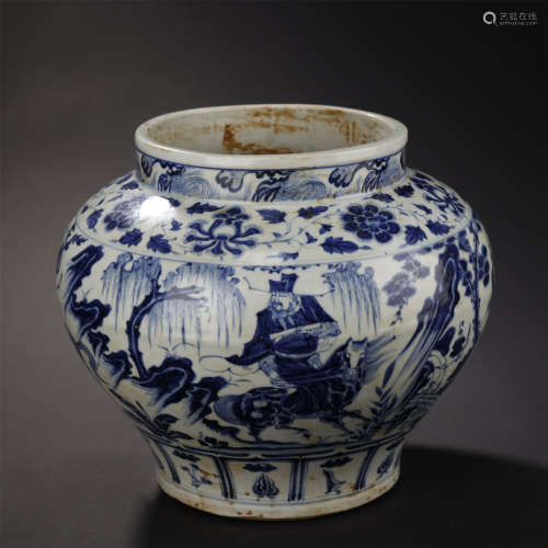 A CHINESE BLUE AND WHITE GLAZED JAR,MING DYNASTY