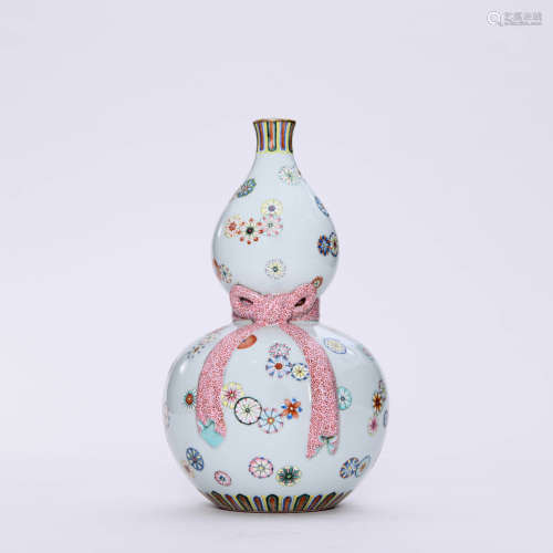 A Famille Rose Double-Gourd-Shaped  Vase