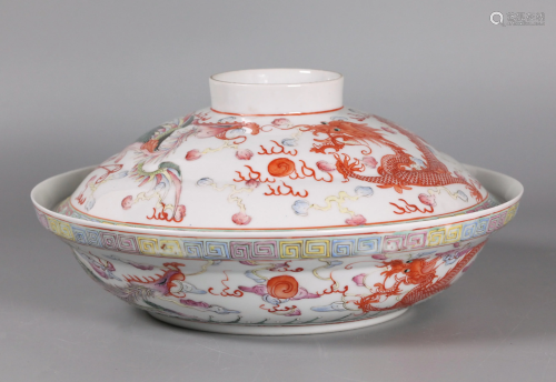 Chinese porcelain cover bowl, possibly 19th c.