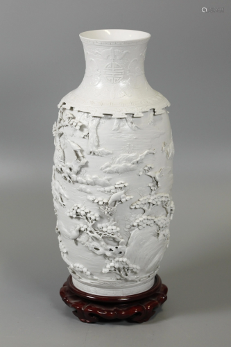 Chinese blanc de chine porcelain vase