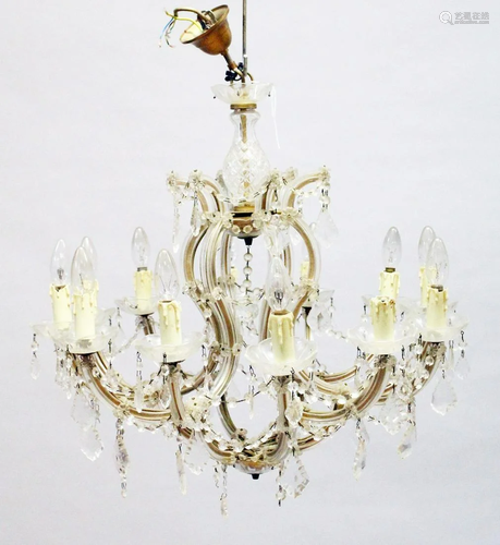 A GOOD ITALIAN GLASS TWELVE LIGHT CHANDELIER with prism