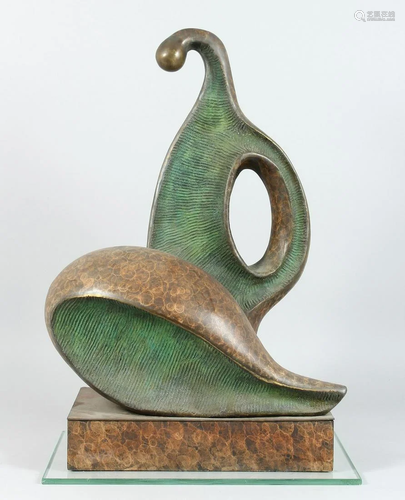 A LARGE ABSTRACT SPECKLED BRONZE FIGURE on a