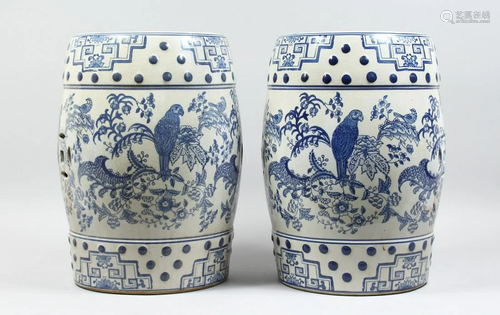 A PAIR OF CHINESE BLUE AND WHITE BARREL SEATS with