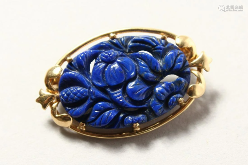 A 14 CT GOLD LAPIZ CARVED BROOCH
