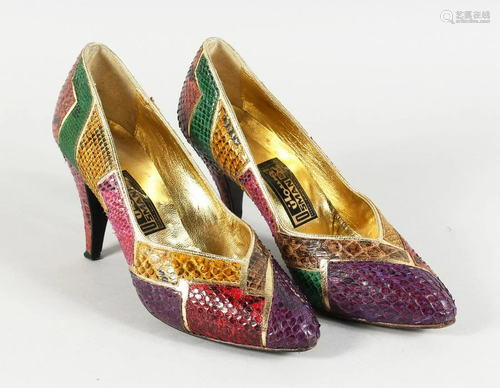 A PAIR OF OSMAN SNAKESKIN DESIGNER SHOES