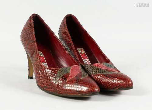 A PAIR OF REDSHOE CROCODILE DESIGNER SHOES