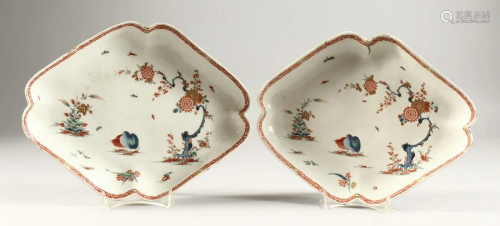 A PAIR OF BOW KAKIEMON LOZENGE SHAPED DISHES. 12ins