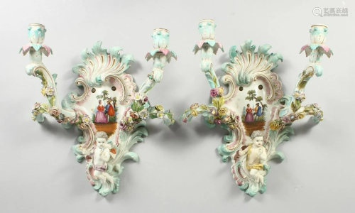 A GOOD PAIR OF MEISSEN PORCELAIN TWO LIGHT WALL SCON…