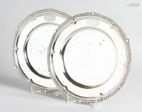 A PAIR OF GEORGE III CAST SILVER DINNER PLATES with