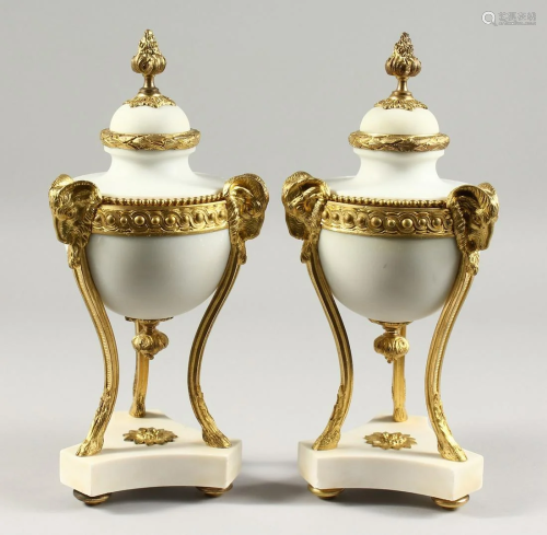 A VERY GOOD PAIR OF LOUIS XVI STYLE WHITE MARBLE AND