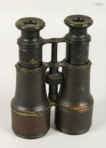 A GOOD PAIR OF FRENCH MILITARY BINOCULARS, LEMAIRE,