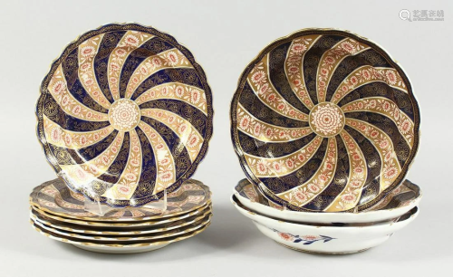 A SET OF SIX WORCESTER SWIRL PATTERN BLUE AND GILT