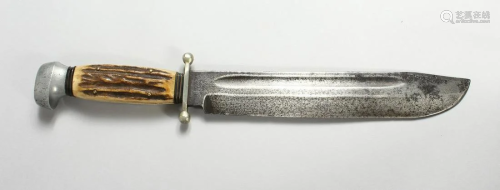 A GERMAN BOWIE TYPE KNIFE, with stag horn grips, the