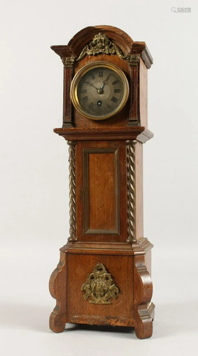 A GOOD MINIATURE OAK LONGCASE CLOCK. 16ins high.