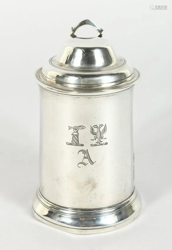 A GEORGE III SILVER LIDDED TANKARD with C scroll