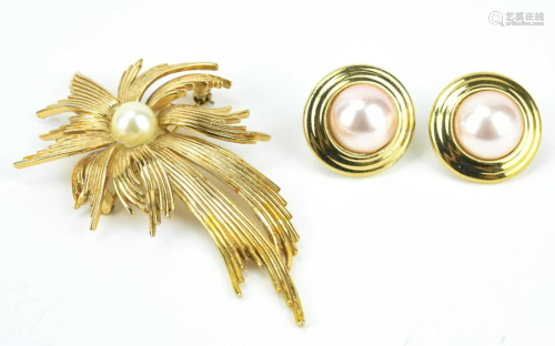 Vintage Crown Trifari Faux Pearl Jewelry Set