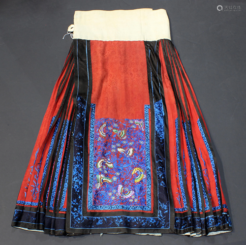 Chinese woven red ground skirt