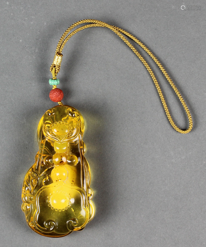 Chinese yellow amber toggle