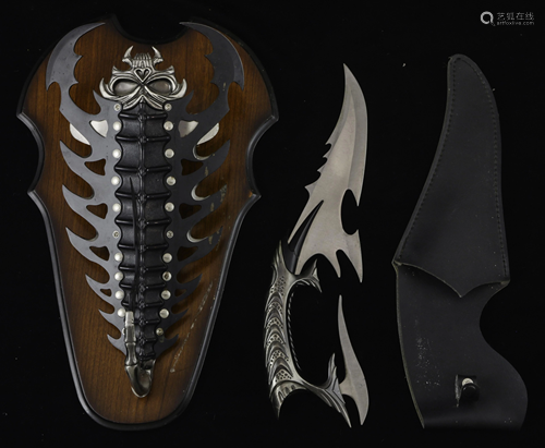 2 Fantasy blades: steel curved blade scorpion shield