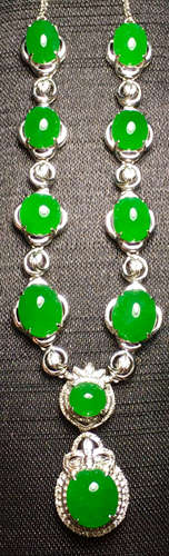 ICY GREEN JADEITE NECKLACE