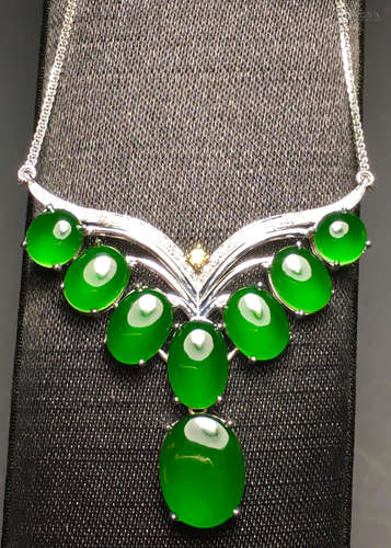 ICY GREEN JADEITE NECKLACE