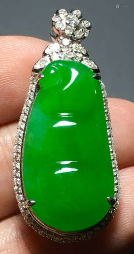 ICY GREEN JADEITE PEA PENDANT