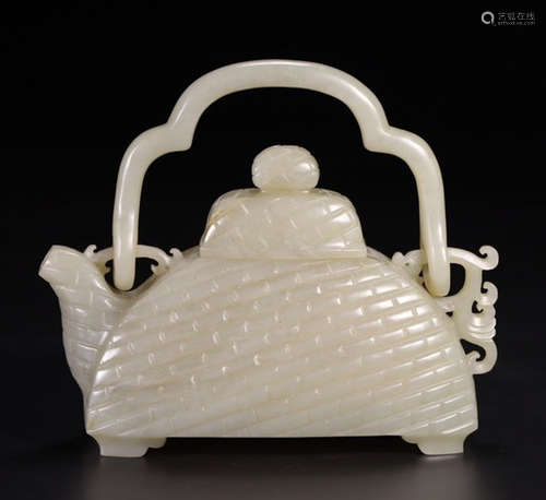 HETIAN JADE CARVED LIFTING POT