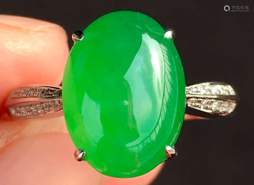 ICY GREEN JADEITE RING