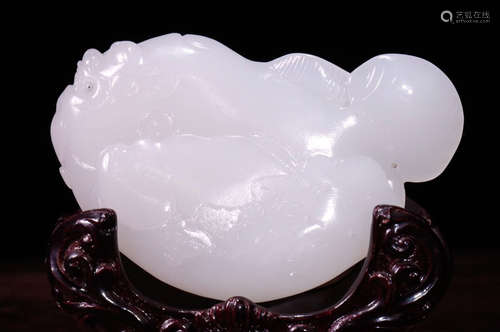 HETIAN JADE CARVED FISH