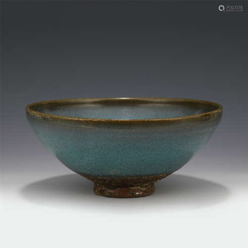 A CHINESE JUN WARE-GLAZED PORCELAIN TEA-BOWL