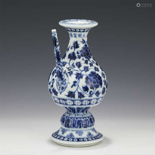 A CHINESE BLUE&WHITE PORCELAIN FLOWER PATTERN KETTLE/MING DY...