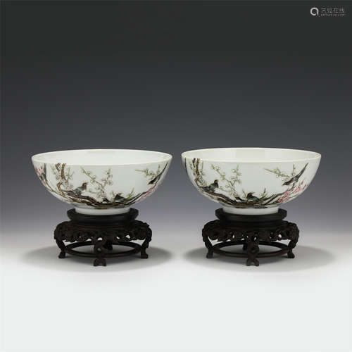 A PAIR OF CHINESE FAMILLE ROSE BOWLS /QING DYNASTY