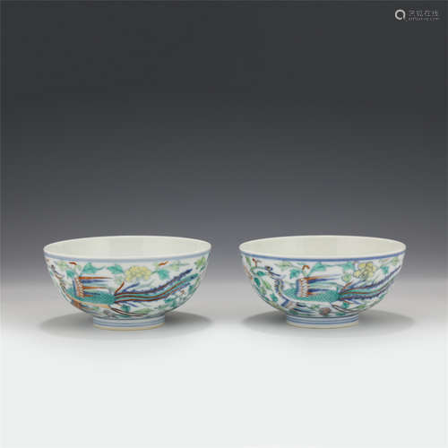 A PAIR OF CHINESE DOUCAI PHOENIX BOWLS/QING DYNASTY