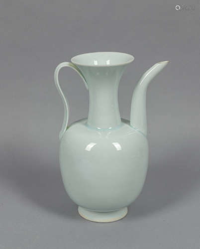Chinese Celadon-white Glazed Porcelain Pot