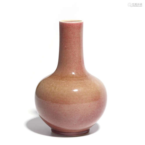 清晚期 豇豆红釉天球瓶