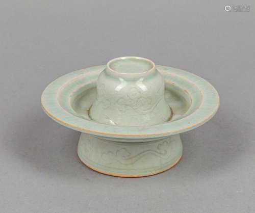 Chinese Celadon-white Glazed Porcelain Stand