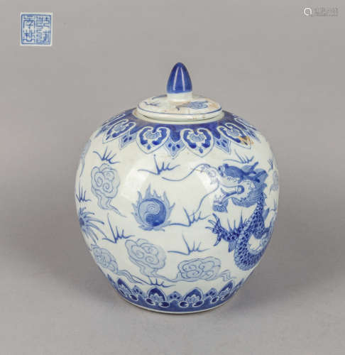 Large Chinese Export Porcelain Covered Jar