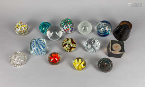 Sets Collectible Art Glass Paper Weights