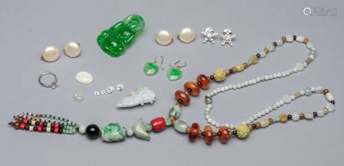 Groups Designed Estate Chinese Jade Stone Custom Jewelries